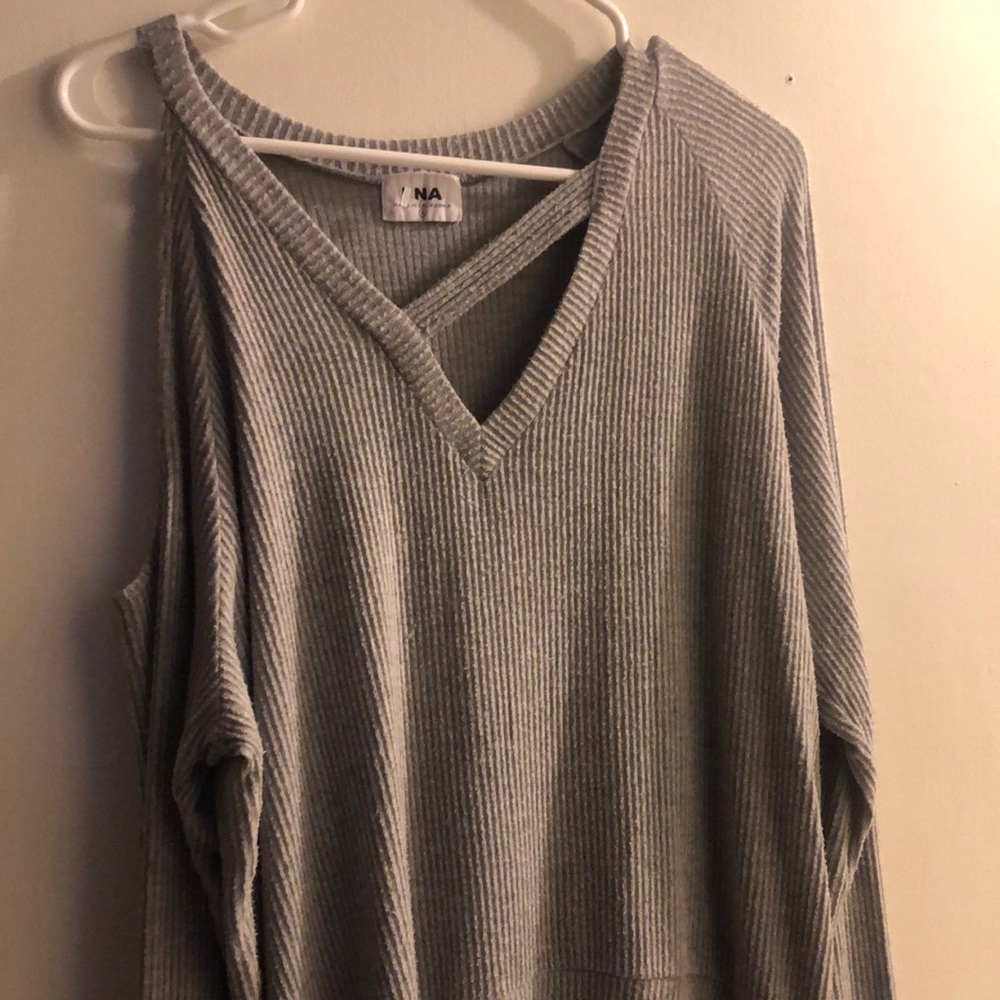 Cozy Grey sweater by LNA perfect for fall! ❤️😍🍁